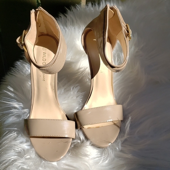 Wild Diva BRIDGET-01 Buckle Ankle Strap sandals - Picture 3 of 9